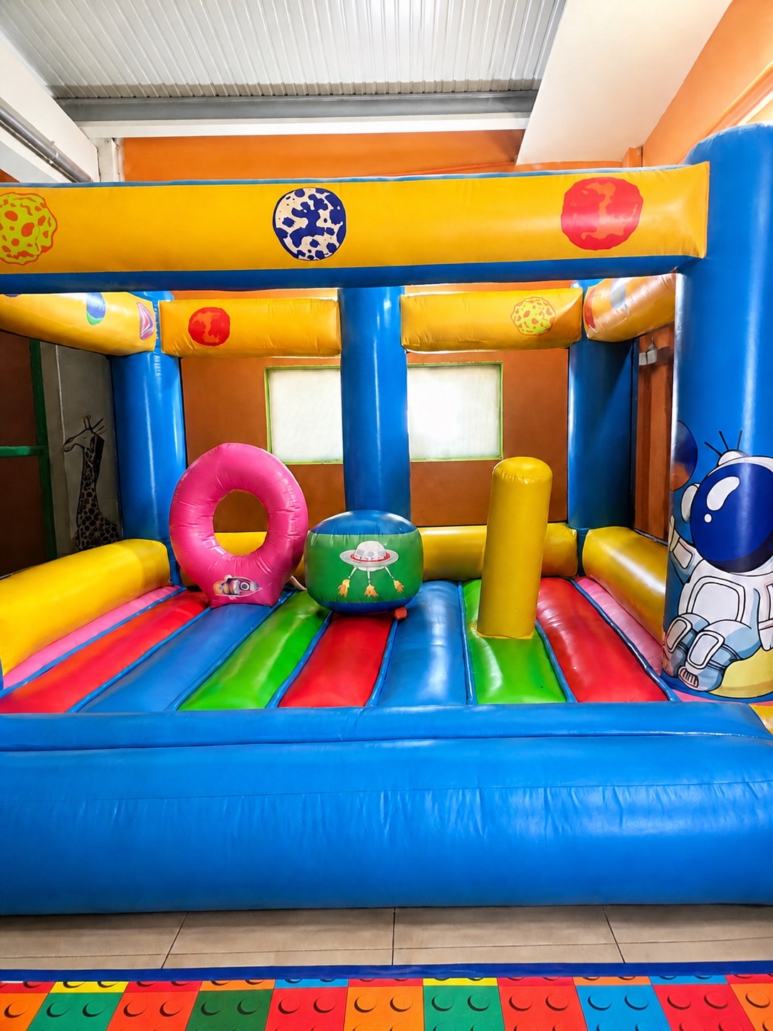 Castillo hinchable real preparado para jugar